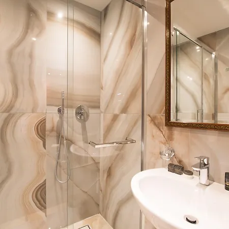 Locanda Leon Bianco On The Grand Canal Guest house