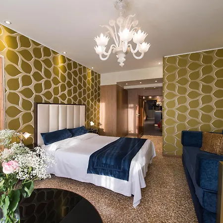 Leon Bianco On The Grand Canal