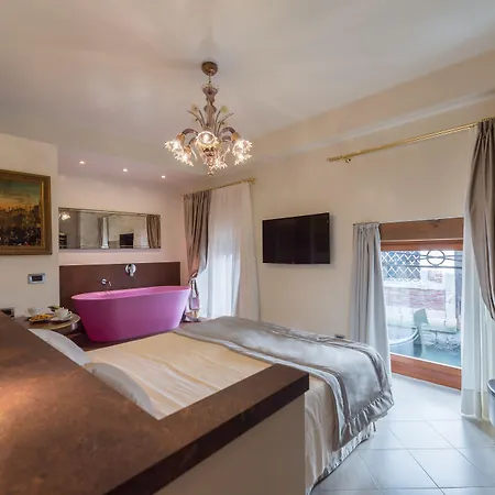 Locanda Leon Bianco On The Grand Canal