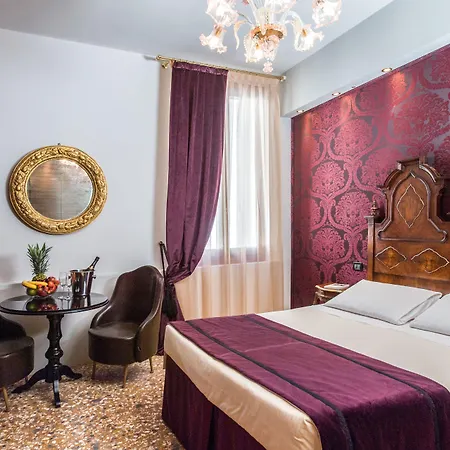 Guest house Locanda Leon Bianco On The Grand Canal 4*