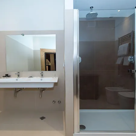 Leon Bianco On The Grand Canal