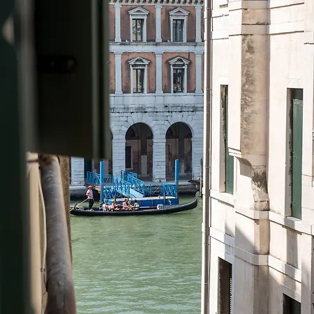 Locanda Leon Bianco On The Grand Canal