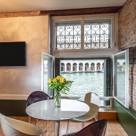 Leon Bianco On The Grand Canal بيت ضيافة البندقية