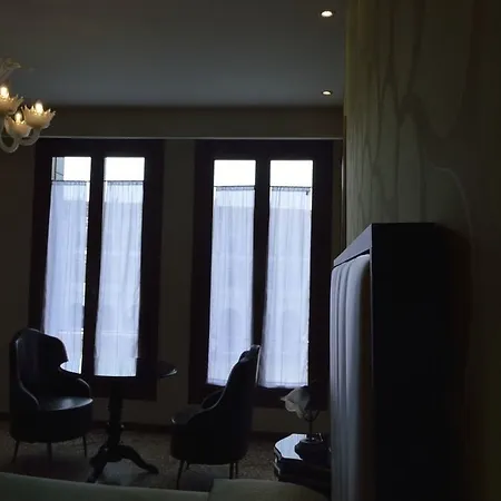 Leon Bianco On The Grand Canal 4* البندقية