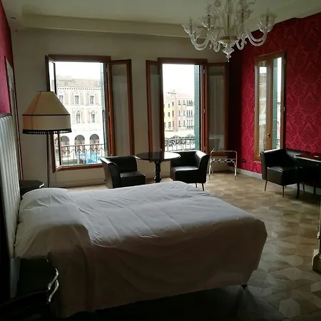 Leon Bianco On The Grand Canal 4*