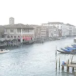 Leon Bianco On The Grand Canal Pensión
