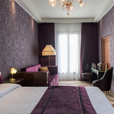Locanda Leon Bianco On The Grand Canal Venedig