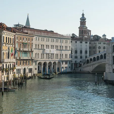 Gasthof Locanda Leon Bianco On The Grand Canal
