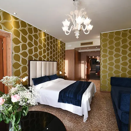 Guest house Locanda Leon Bianco On The Grand Canal Venice
