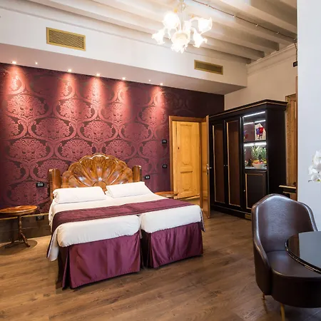 Guest house Locanda Leon Bianco On The Grand Canal