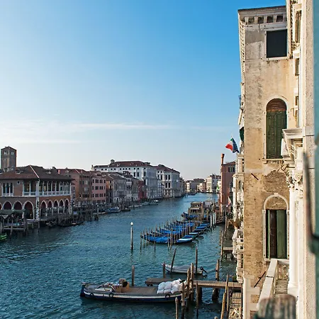 Locanda Leon Bianco On The Grand Canal Venice