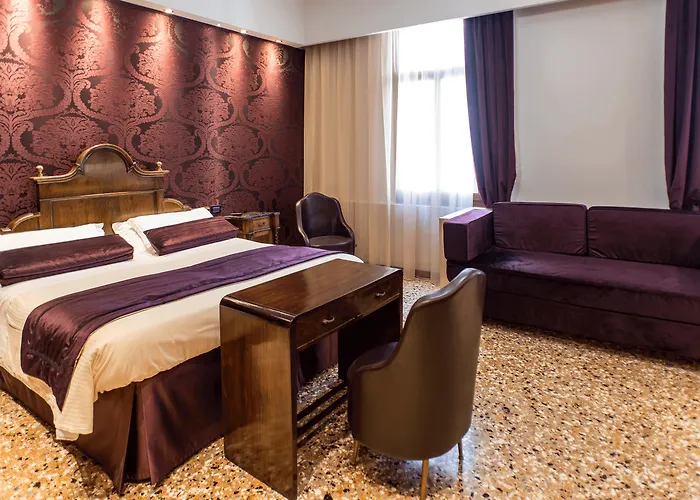 Leon Bianco On The Grand Canal 4*