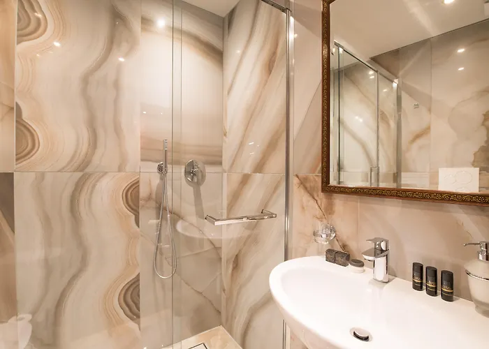 Leon Bianco On The Grand Canal Pensión