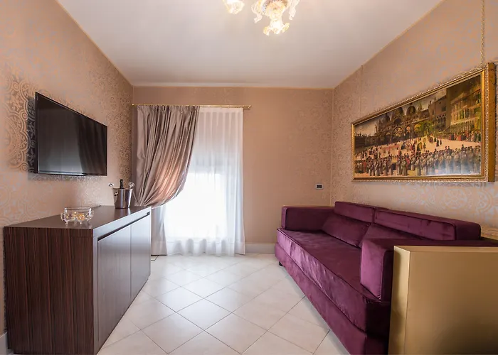 Leon Bianco On The Grand Canal Venecia