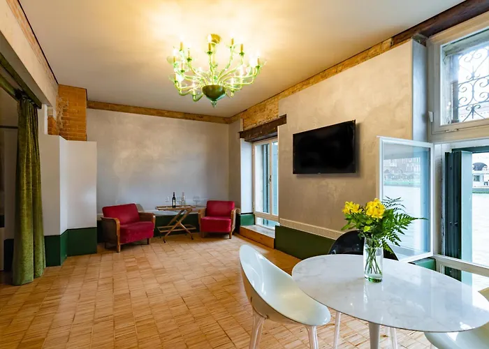 Leon Bianco On The Grand Canal Pensión 4*