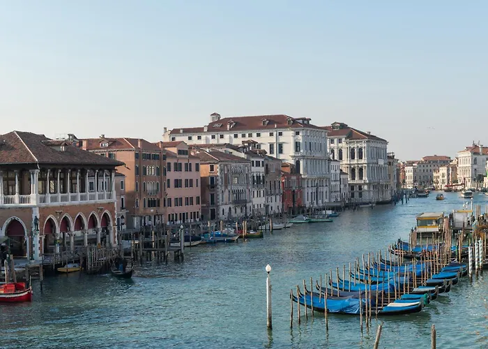 Leon Bianco On The Grand Canal 4*