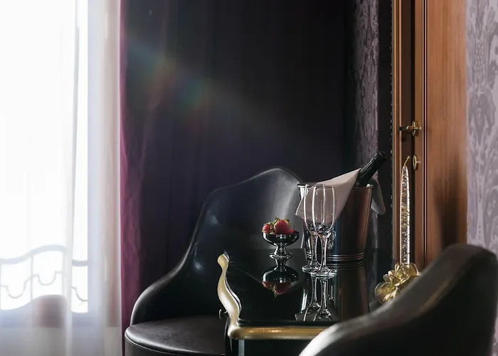 Leon Bianco On The Grand Canal Venecia