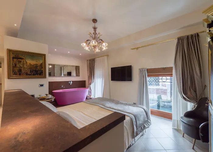 Leon Bianco On The Grand Canal