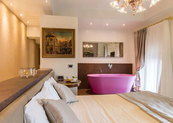 Leon Bianco On The Grand Canal Pensión Venecia