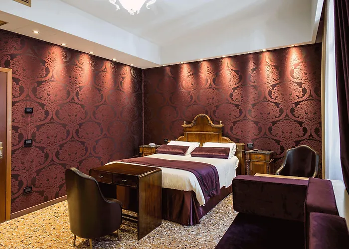 Leon Bianco On The Grand Canal Pensión 4*