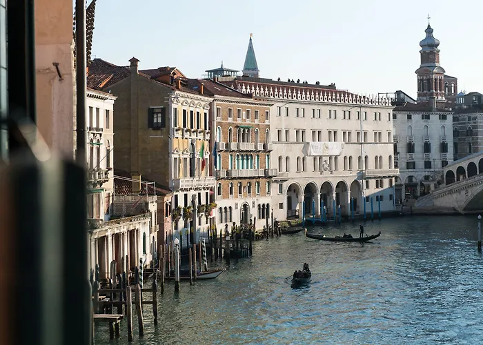Leon Bianco On The Grand Canal Pensión Venecia