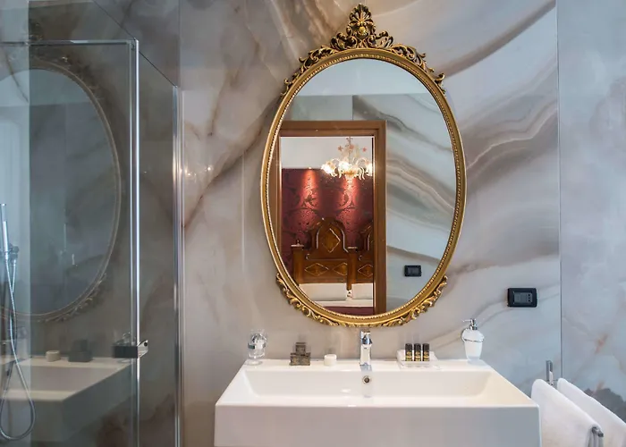 Leon Bianco On The Grand Canal Venecia