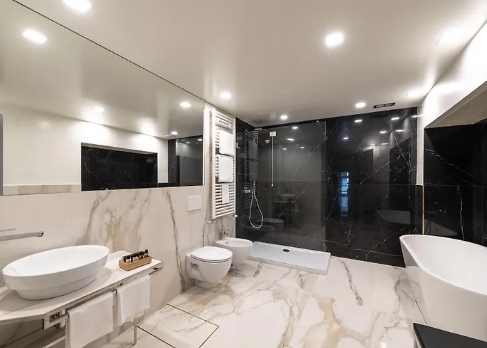 Leon Bianco On The Grand Canal 4*