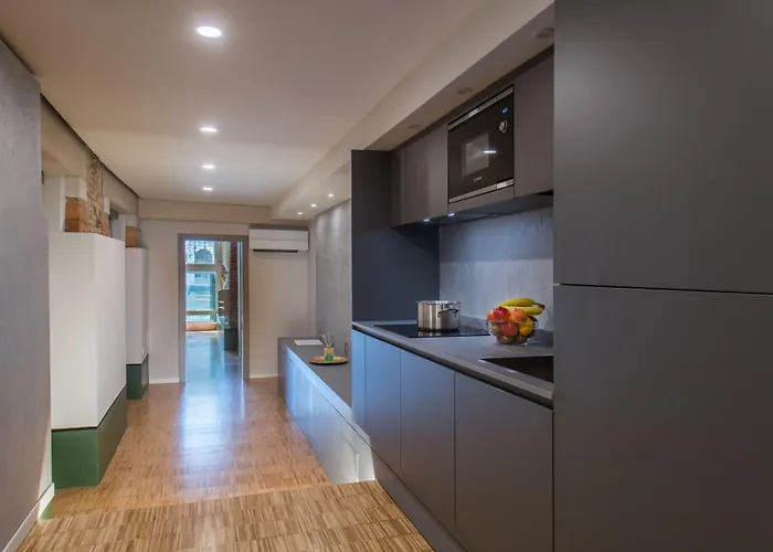 Leon Bianco On The Grand Canal Pensión