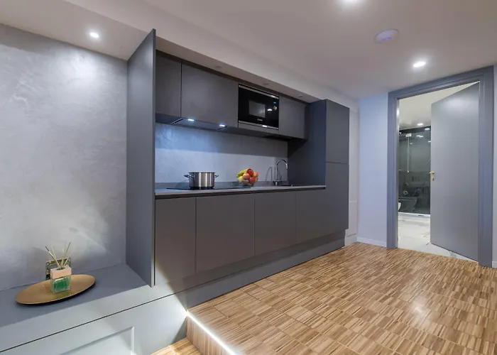 Leon Bianco On The Grand Canal Pensión