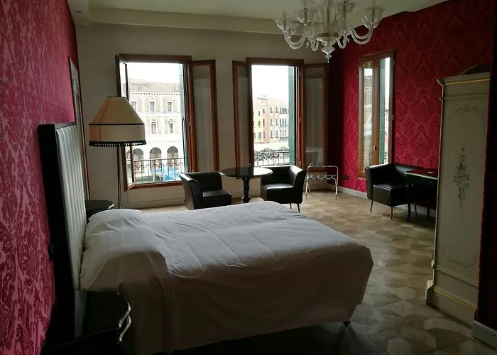 Leon Bianco On The Grand Canal 4*