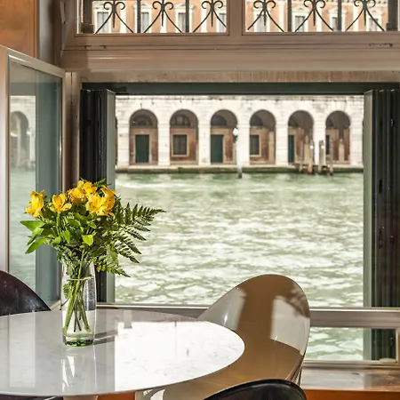 Pensionat Leon Bianco On The Grand Canal